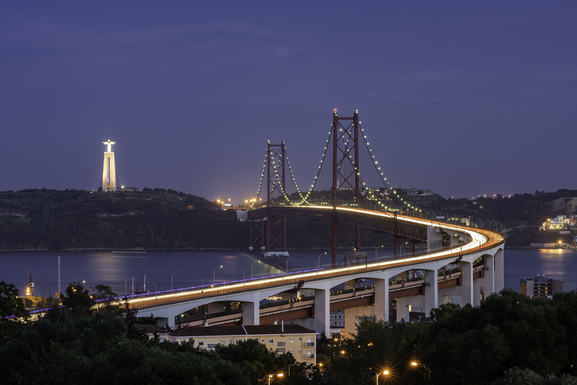 Bridge 25 april